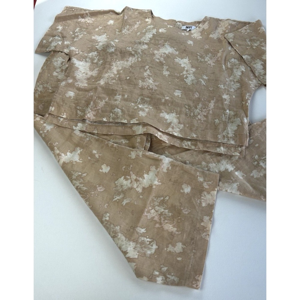 DKNY Tan Floral Capris and Top